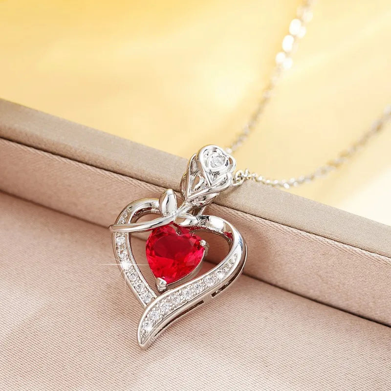 Elegant Style Heart Shaped Pendant Necklace Hollow Design Mother'S Day Gift Party Suitable for Best Friends without Box