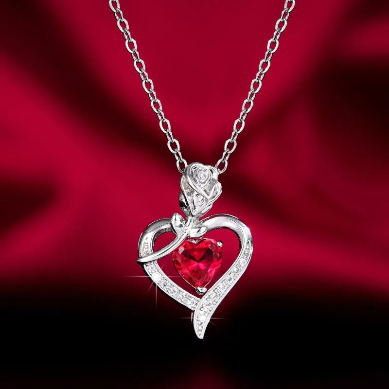 Elegant Style Heart Shaped Pendant Necklace Hollow Design Mother'S Day Gift Party Suitable for Best Friends without Box